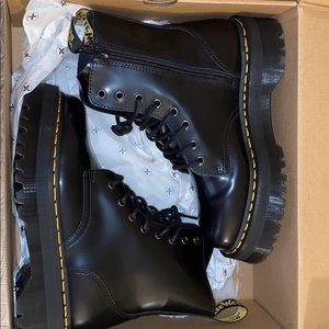 Platform Dr Martens boots